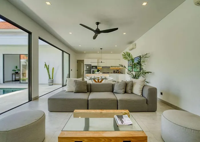Yuka V1 Modern Tropical 2br With Pool In * スミニャック