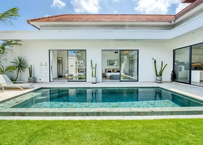 Yuka V1 Modern Tropical 2br With Pool In ヴィラ スミニャック