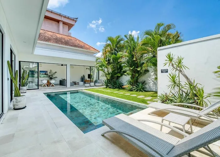 Yuka V1 Modern Tropical 2br With Pool In